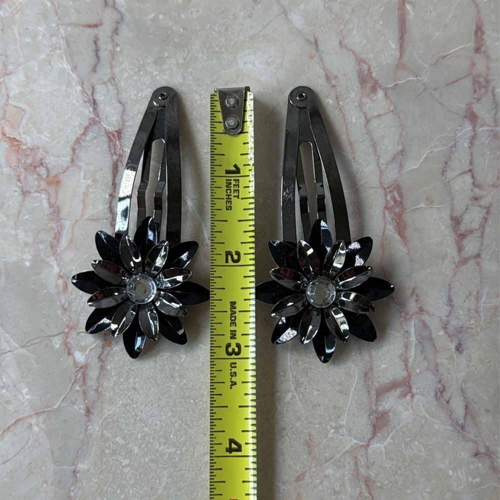 Hair Clips - Picture 2 of 3